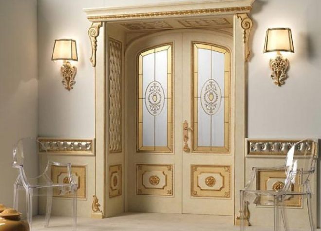 Drzwi w klasycznym stylu we wnętrzu
