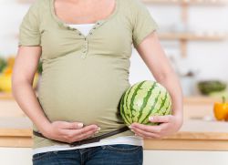 Ali lahko med nosečnostjo pojedem lubenica?