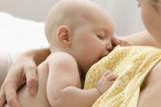 je možné roli při kojení