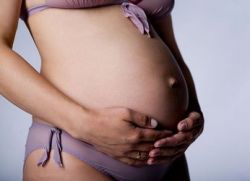 med nosečnostjo pritisnite