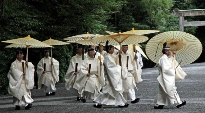 Монахи, готовящиеся к проведению ритуала в Исэ Дзингу