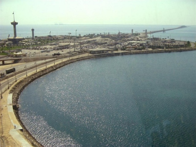 Вид на пограничный терминал на саудовской стороне острова Паспорт