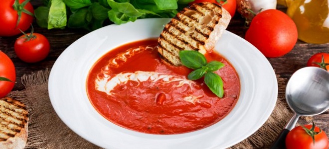 italská rajčatová polévka recept