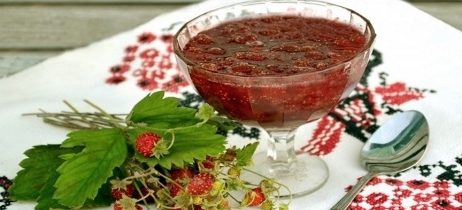 пет минути сладко от горски ягоди за зимата