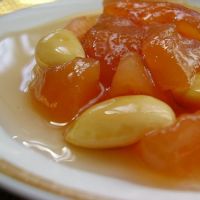 Персиковое варенье с миндалем