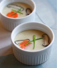 Japońska zupa Chuvan Mushi z krewetkami