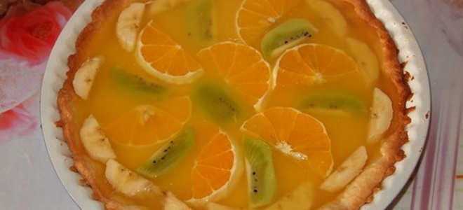 Peščena torta s sadjem in želejem