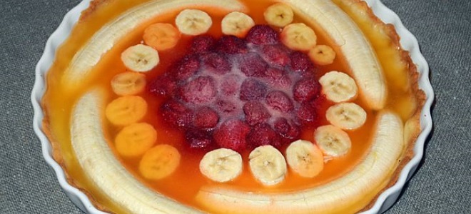 Exotický dort s želé a ovocem