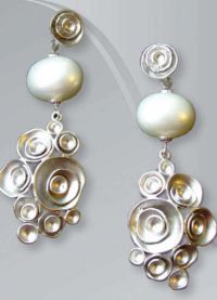 Kostiumowa biżuteria z perłami 9