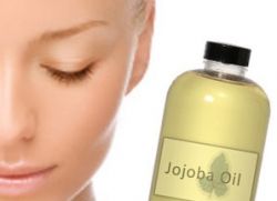 jojobový olej pro použití na obličej