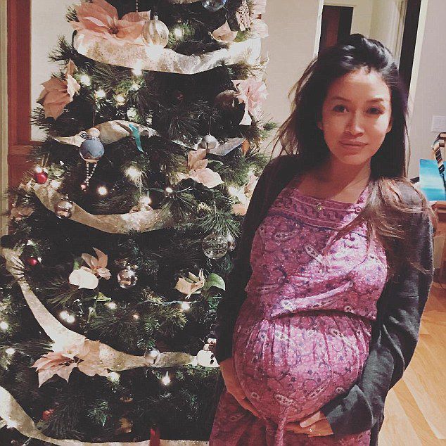 Мара Лэйн опубликовала серию своих беременных фото в Instagram