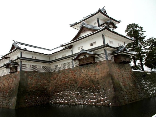 Замок Канадзава был отреставрирован в начале XXI века