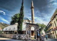 Караджозбегова мечеть считается главной в Мостаре