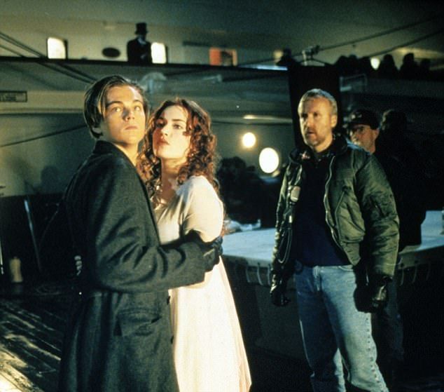 Уинслет, Леонардо Ди Каприо и Кэмерон на съемках  «Титаника»