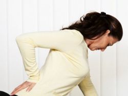 příznaky ledvinových kamenů u žen