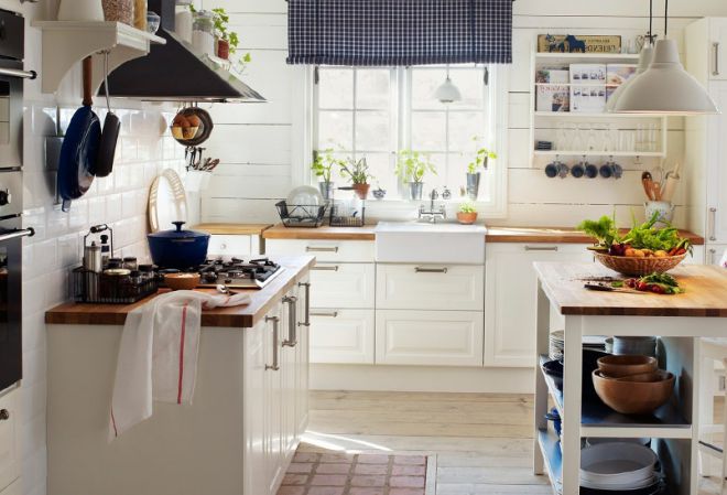 кухня в скандинавском стиле в деревянном доме