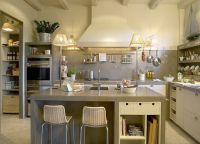 Kuhinja brez zgornjih omaric - design4