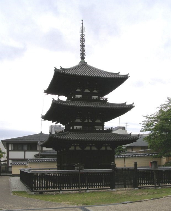 Трехъярусная пагода Сандзю-но-то
