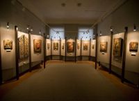 Экспонаты музея средневекового искусства, Корча