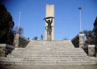 Памятник революции