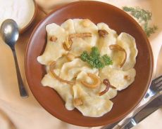 serowe pierogi solone