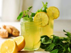 zázvorový citronový nápoj