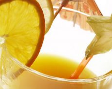 limonády z citronů a pomerančů