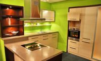zelené stěny v kuchyni 1