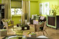 světle zelená tapeta v obývacím pokoji 1