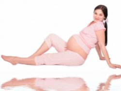 belo roza praznjenje med nosečnostjo