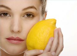 как да се облекчи косата с лимон