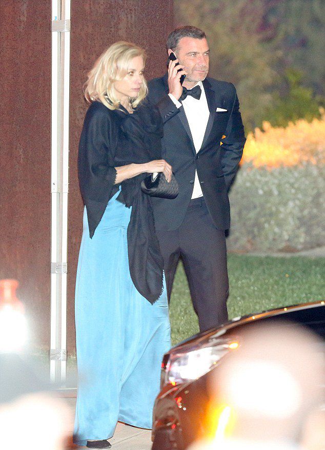 Лив Шрайбер и Кейт Драйвер покидают афтерпати Оскара