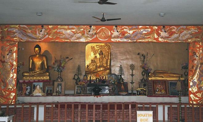 Сцена рождения Будды в монастыре Вихара