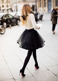 Мала црна сукња 8