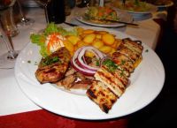 Фирменное блюдо в ресторане Athena Restaurant Grec