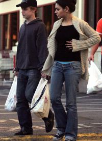 Macaulay Kalkin i Mila Kunis w 2006 roku