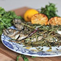 Jak připravit makrely s grilovanými bylinkami