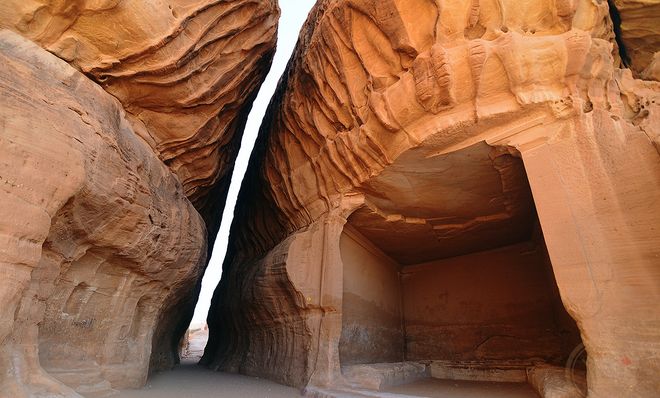 Скальные гробницы в Мадаин-Салихе