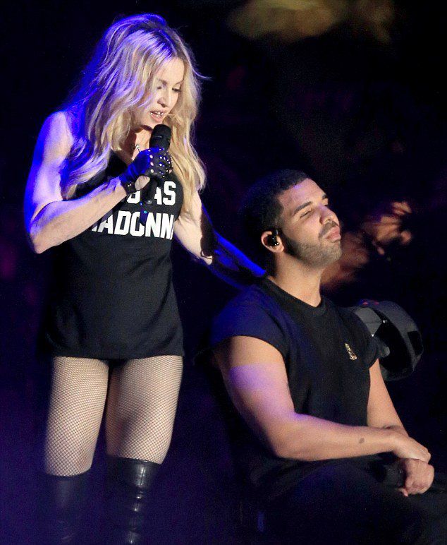 Мадонна и Дрейк на фестивале Coachella в 2015 году