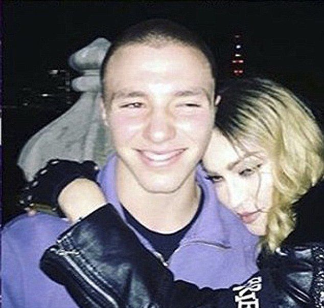 Мадонна с 16-летним сыном Рокко