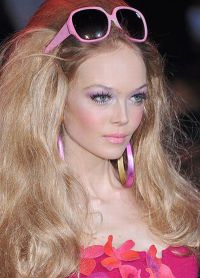 Make-up v slogu Barbie 8