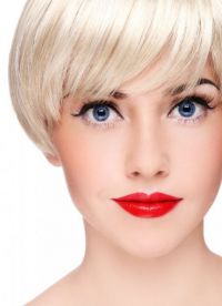 Jaký make-up je vhodný pro blondýny 8