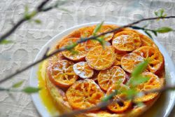 Tangerine ciasto z orzechami