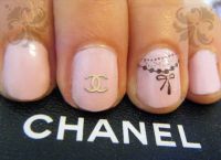 manicure w stylu Chanel 6
