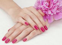 pomysły manicure z szelakiem na krótkie paznokcie 8