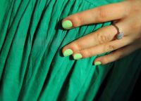 zelena haljina manikura 4