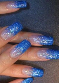 pomysły na manicure z niebieskim lakierem 4