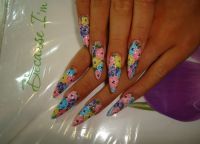 manicure z kwiatami5