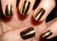 manicure ze złotem 12