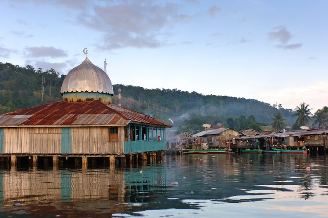 Старая мечеть на воде